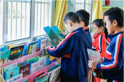 从捐书建屋到示范引导，乡村阅读类公益项目的改变与坚持